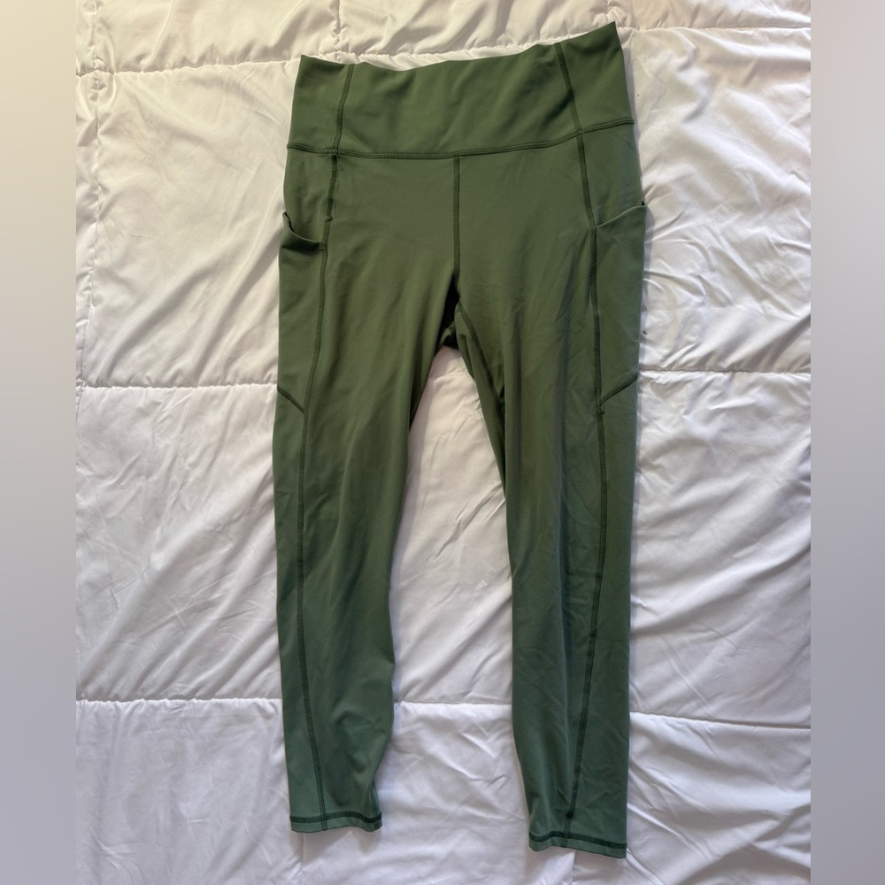 Fabletics Green High-Waisted Leggings Sleek Design